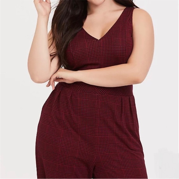 NWT Torrid Houndstooth Premium Ponte Culotte Jumpsuit in Red Plaid 3X - Picture 3 of 11